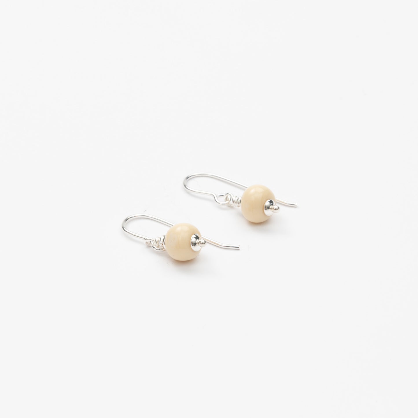 oona | opal soft white